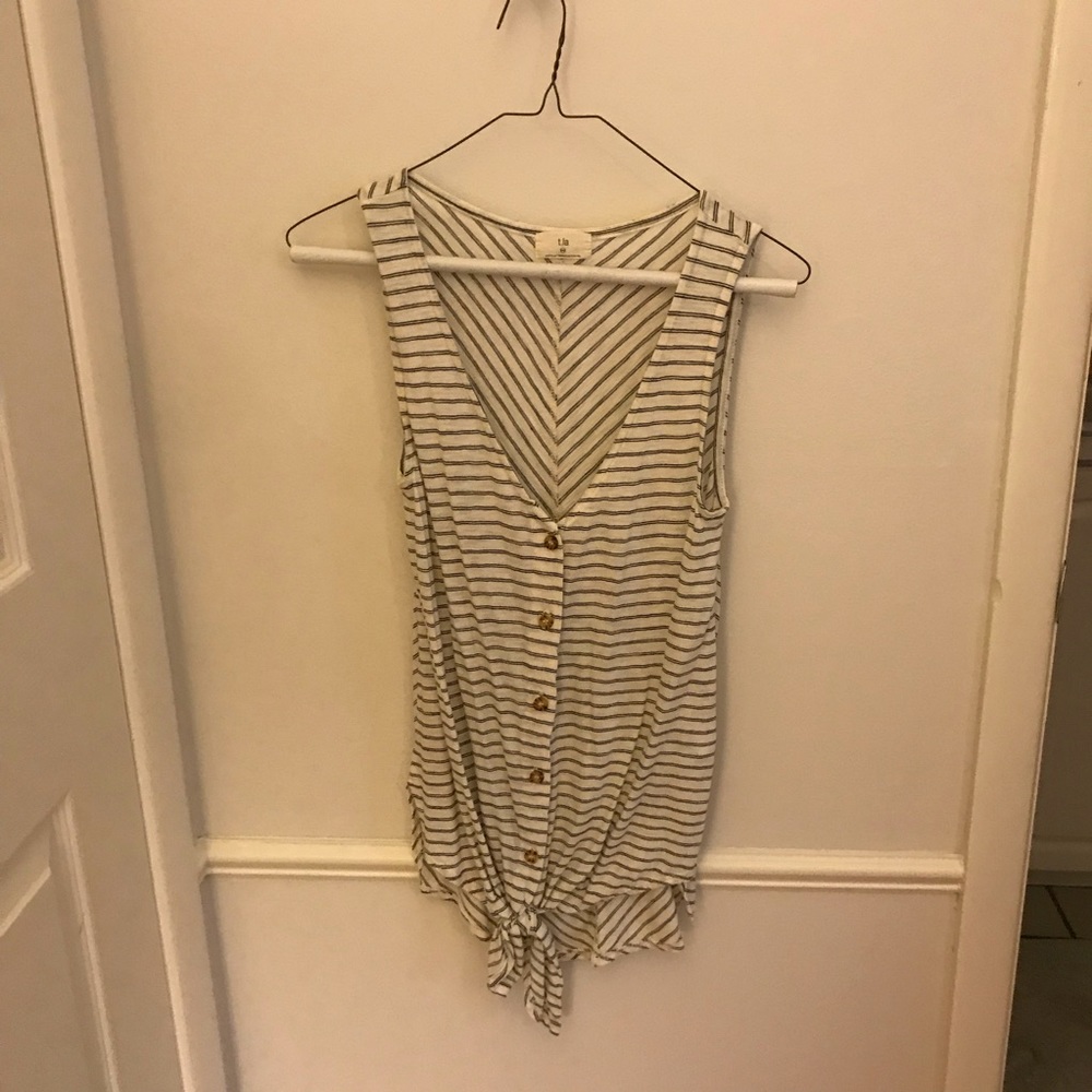 Tie front tank